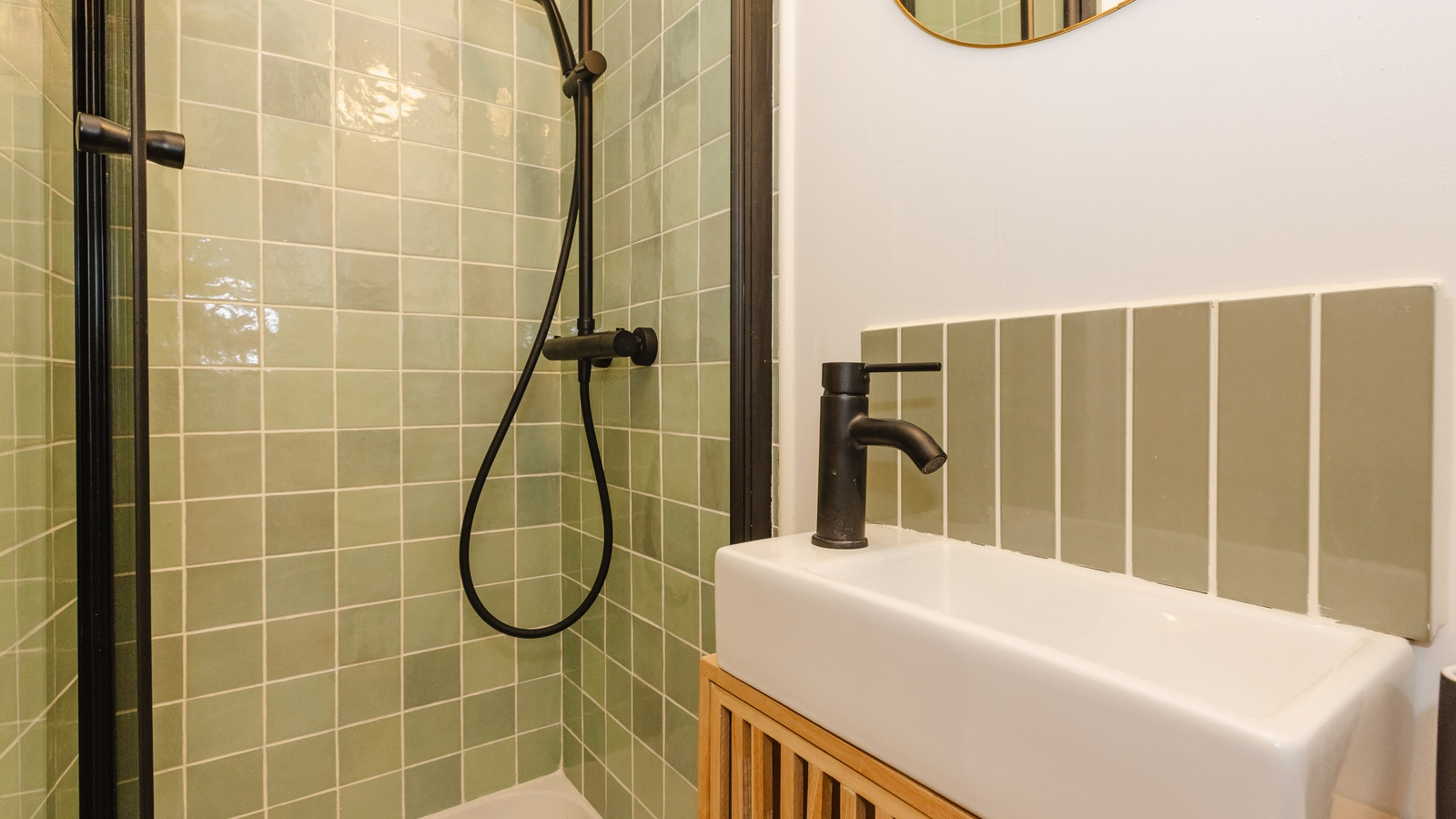 La douche aux tomettes vertes